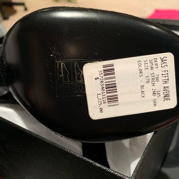 Chanel short lambskin boot - Picture 6 of 7